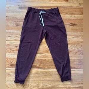 Vuori jogger size small in heathered merlot